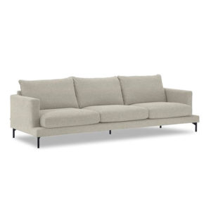 Manhattan har indragna armstöd och rakt formspråk. Denna soffa från Vilmers har ett härligt djup och högre ben.