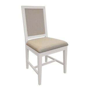 Englessons snygga stol Classic med stomme i whitewash och rygg och sits klätt i beige tyg.