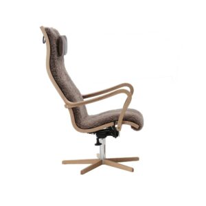 Sidovy av snurrfåtölj Furiren från Bröderna Anderssons.