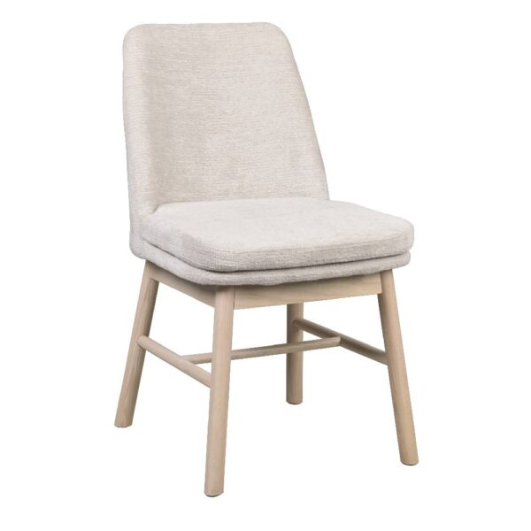 Amesbury stol från Rowico. Stolen är klädd i ett mjukt ljusbeige tyg med fin struktur. Ben av vitpigmenterad ek.