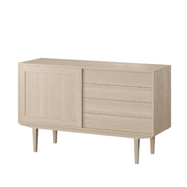 Casö 900 sideboard 130 cm med trädörr. Vitoljad ek.