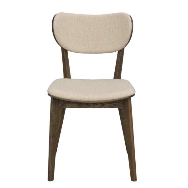 Kato stol med brun stomme och beige tyg. En stol de flesta sitter skönt i!