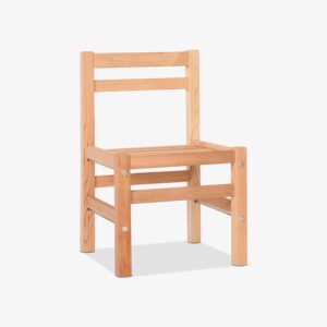 Fri Forms klassiska stol 1206. Här i träslaget Redwood.