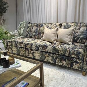 MIljöbild med Englessons soffa Stocksund och bord 2000 Plus.